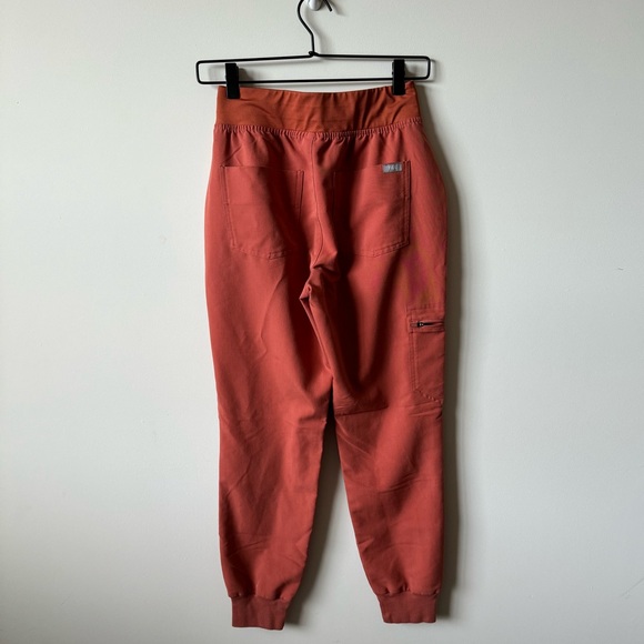 Figs Limited Edition Terracotta SET - Picture 5 of 6